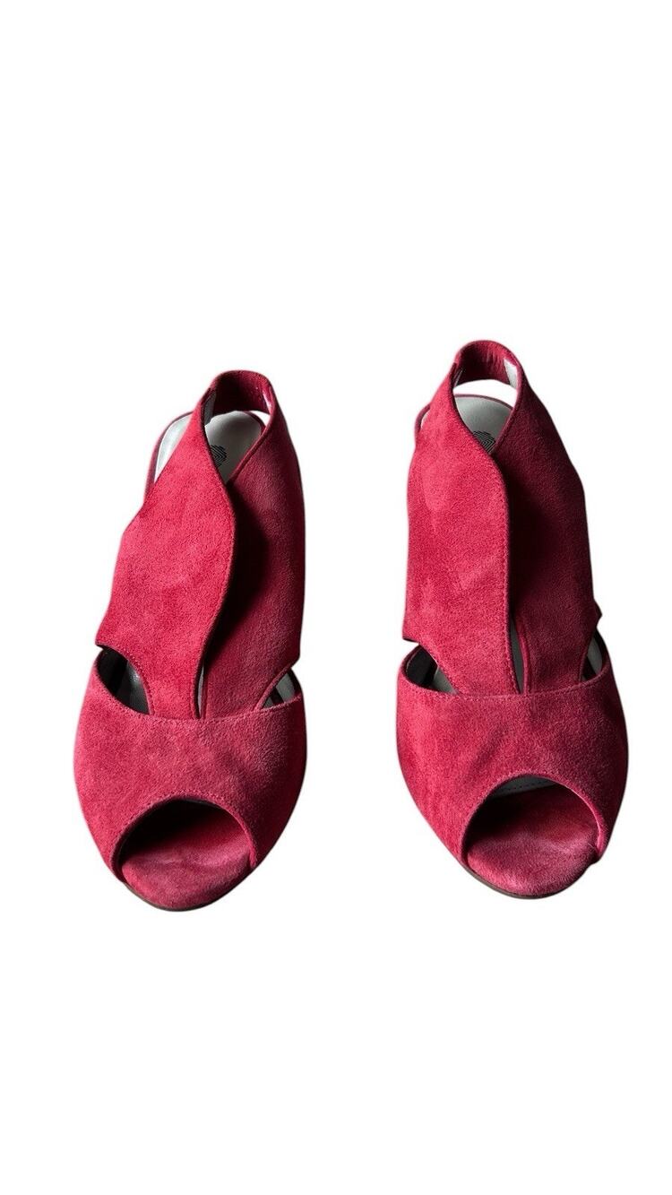 Eric Michael Women’s Tomato Red Peep Toe Soft Suede Leather Sandals Sz. 39-8 US